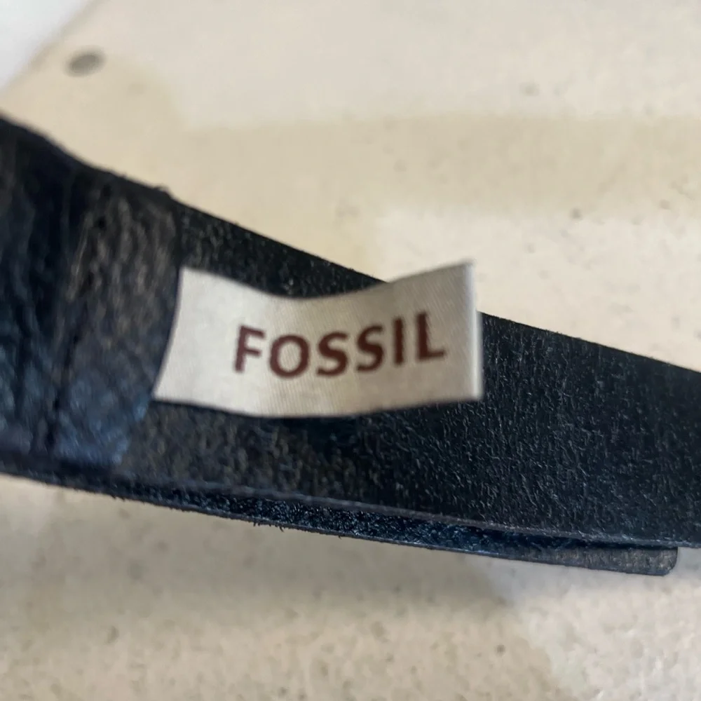 Fossil  Mens Size 44 Black Leather Dress Belt Work Belt Business Casual